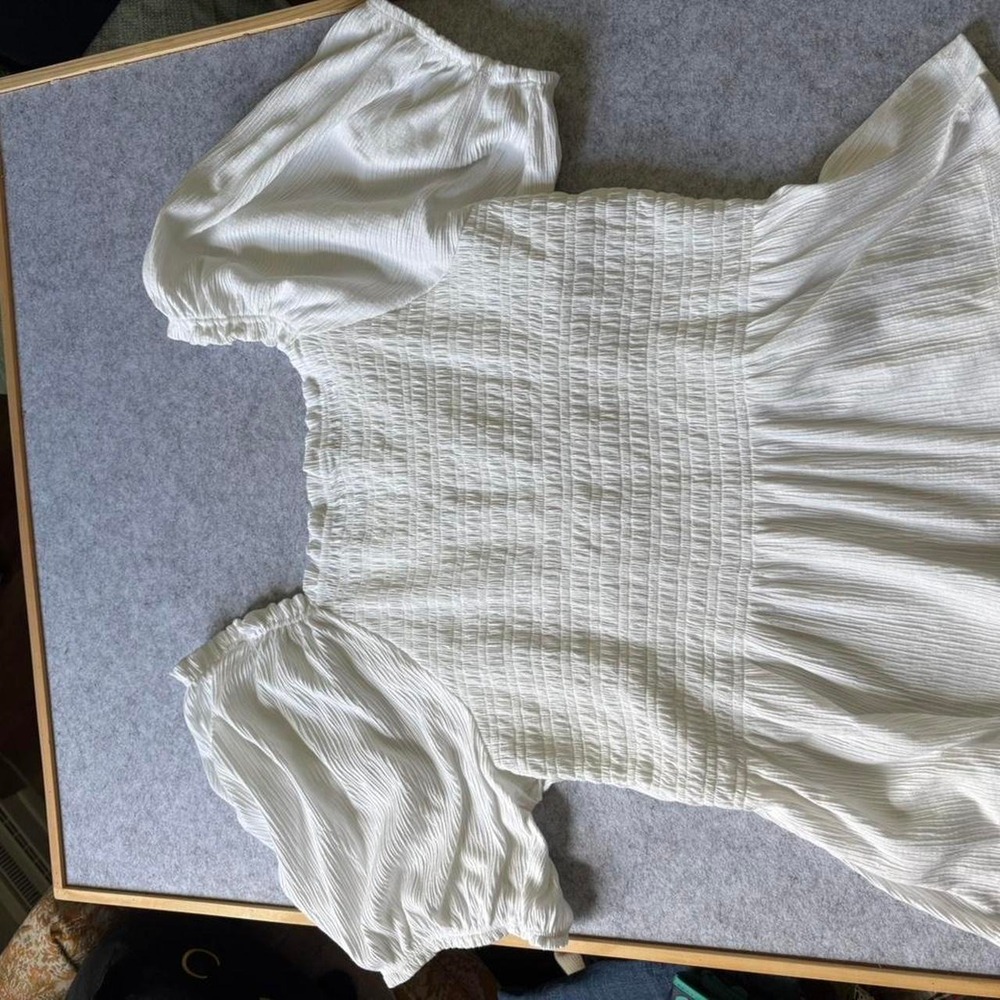 Old Navy White Puff Sleeve shirt Size XL - Picture 2 of 6